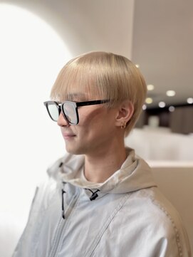 グランドール リュクス(Grandoll Luxe) ホワイトカラー×カット