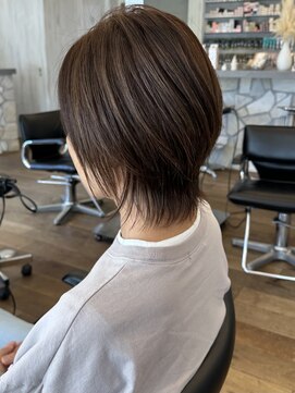 ジョイス(JOYCE) 明るい白髪染め×ショートウルフ