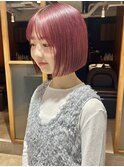 レッドピンクブラウン小顔カット切りっぱなしボブストレートヘア