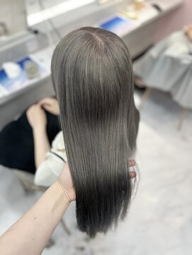 ジーナ 名駅(XENA.) 《Rena》シルバー/ブリーチカラー