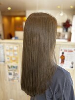 アドラーブル はなみずき店(adorable)&nbsp;20代30代ナチュラルソフトウルフモカベージュ夏カラー秋カラー