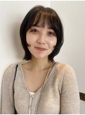 顔周りカットとくびれるレイヤーボブ オリーブベージュ
