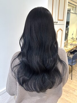 ネオリーブ チロル 横浜西口店(Neolive CiroL.) 地毛風黒髪ブルーブラックレイヤーカット小顔ロング【横浜】