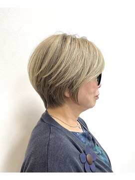 テルミークリニカルデザイン 千里中央店 ミセスショート絶壁解消メリハリくびれ分け目なしショート