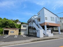 フロー(Flow)の雰囲気(店舗横に駐車場があります。最大6台までご利用下さい)