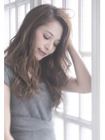 シャンプー 本店(SHAMPOO) かきあげた前髪とリラックスウェーブがベストマッチ