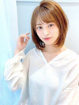 アイビー(Ivy) アッシュカラーツヤ感ノーブル前下がりショート