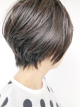 アリカ(alica) 乾かすだけでキマるさらつやダークグレージュショートボブ