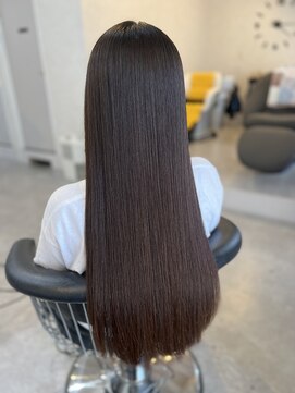 ニィ(2iee.) スーパーロング×ストレートパーマ