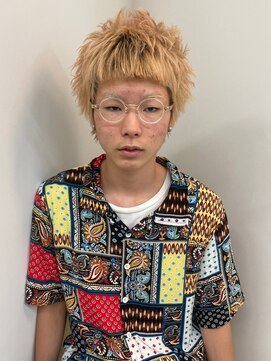 シティ(sity.) ラウンドバング　スパイキーショート　ハイトーン　ブリーチ