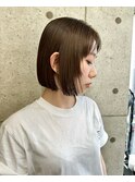 切りっぱなしボブスタイル