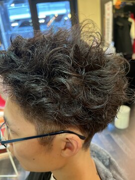 リトルクイニー(LittleQueenie) メンズパーマ