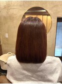 グレージュ切りっぱなしボブ前髪ありミニボブミルクティベージュ