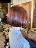 ミニボブ×鮮やかレッドカラー