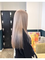ヘアーブレイス(hair brace)&nbsp;ブリーチ二回ホワイトベージュstylist聖斗