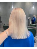 ホワイトベージュ