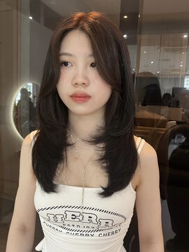 ジーナ 福岡天神(Zina) 韓国風／顔周りカット／レイヤーカット