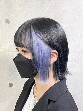 ピチカート(pizzicato) イヤリングカラーブルー/インナーカラーブルー/切りっぱなしボブ