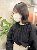 オリーブグレージュ