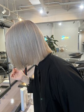 ニィ(2iee.) ホワイトカラー