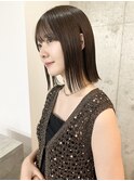 切りっぱなしボブ外ハネ　オリーブベージュ　ストレートボブ