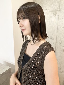 サクラ オモテサンドウ(SAKURA) 切りっぱなしボブ外ハネ オリーブベージュ ストレートボブ