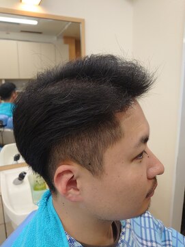 ヘアーカットデザインサロン スマッシュ 田町店(Hair cut design salon Smash) アップバング 七三分け カルマ  ショート ツーブロック フェード
