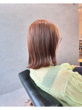 フー(feu) 外ハネベージュ。