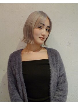 ルーム(Loom.) ハイトーンボブぱっつん前髪ボブミニボブ切りっぱなしボブ
