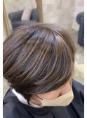 ショートヘア　白髪ぼかし