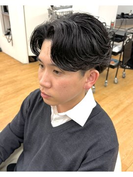 ビカム 名駅(become) 【ニュアンスフェザーパーマ】刈り上げセンターパートメンズ