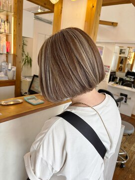ギャラクシー ヘアードレッサーズ(galaxy hairdressers) 大人ボブハイライトカラーグレージュ