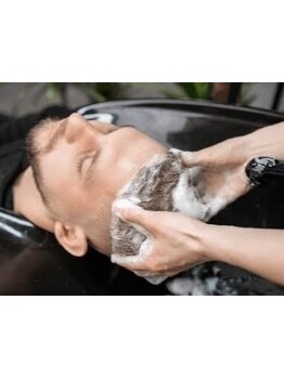 頭皮の悩みにアプローチするヘッドスパで血行促進◎極上のひと時で日頃の疲れを癒しながらお悩み解決へ…