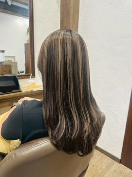 アミリー ひたち野うしく店(Amily) ハイライトバレイヤージュダブルカラーレイヤーカット20代30代