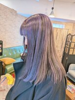 ジェナ(Jena)&nbsp;アンブレラカラーなラベンダー青紫はブリーチ1回