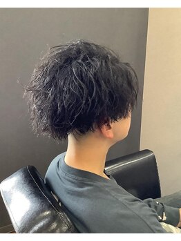 ワンヘアー(One Hair)の写真/忙しい朝も楽々♪メンズカジュアルパーマで、セット簡単スタイリング！