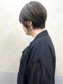 フレームプラス 天王寺あべの店(FRAME+) 白髪ぼかしハイライト×くびれショート