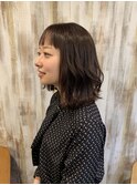 外ハネと短い前髪