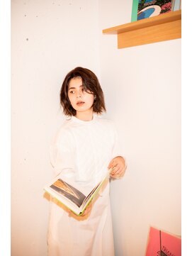 ダナエ(Danae) 【Danae】うねり×切りっぱなしボブ