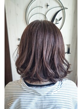 イコウヘアデザイン(icou hair design) アッシュブラウン×切りっぱなしふんわりアレンジ