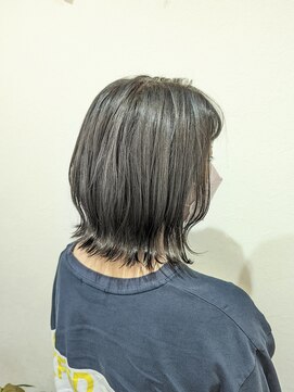 ウミト(Umito) くびれボブ グレージュ