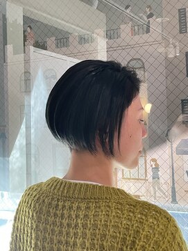 アパートメントオブソロン 錦糸町(The Apartment of Solon) ブルーブラック×2ブロック×ショートボブ