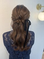 ソノ(sono)&nbsp;ハーフアップ　お呼ばれヘア　ベロアリボン　ウェーブ