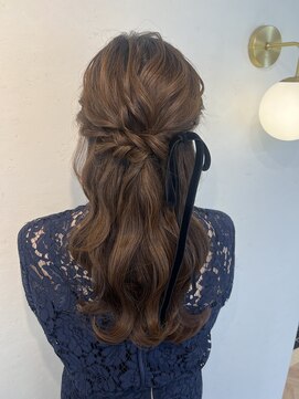 ソノ(sono) ハーフアップ　お呼ばれヘア　ベロアリボン　ウェーブ