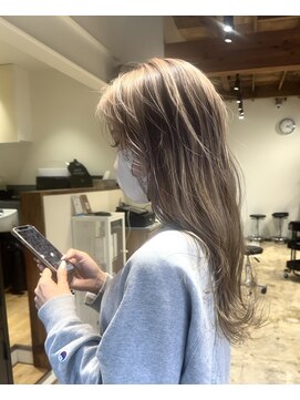 リフル 八王子(RIFULL) ハイライト レイヤー ショートヘア ボブ くびれレイヤー