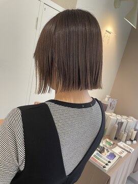 イラ(Era) 切りっぱなしボブ
