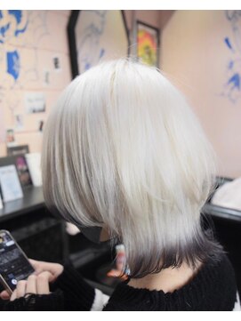 リアイス(Re:ICE) ジェンダーレス中性ウルフカットホワイトデザインカラー