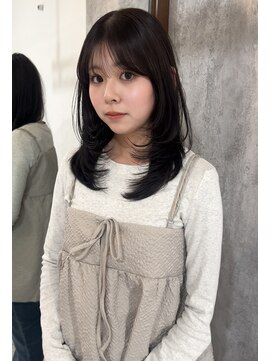 ムージー(moug) ミディアムレイヤー/暗髪/韓国/広島/袋町