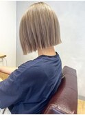 【吉田江梨】ミルクティーベージュアッシュ切りっぱなしボブ