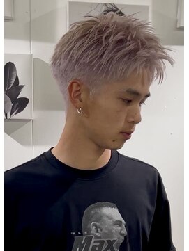 メンズサロン キング 心斎橋店(Men’s salon K!ng) フェザーショートアップバングセンターパートメンズハイライト